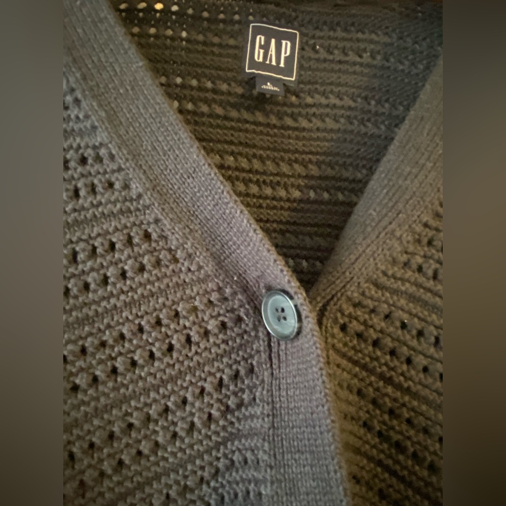 Gap Textured Button Front Cardigan - Picture 2 of 4